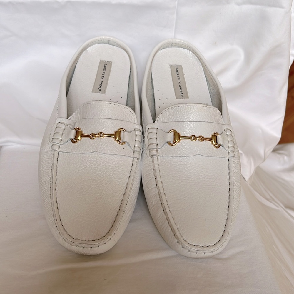 Saks Fifth Avenue women’s Slip On Leather Mules size 8 1/2m, white. once loved